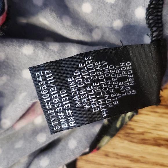 (M) I.N. San Francisco Soft Floral Print Wrap Top Statement Sleeves Ruffle Trim - Picture 9 of 9